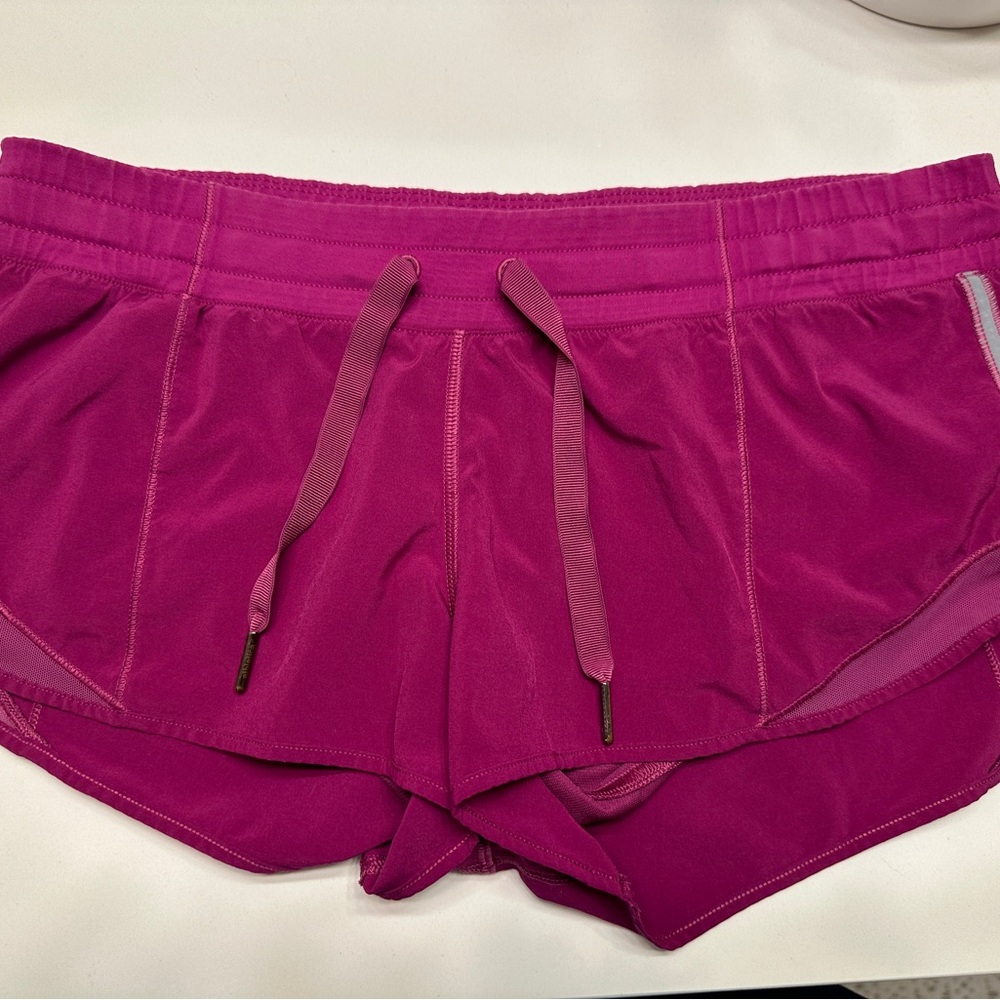 Lululemon Athletica Hotty Hot Shorts size 4